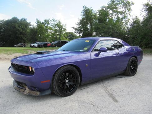 Used 2016 Dodge Challenger R/T Scat Pack RWD image 2