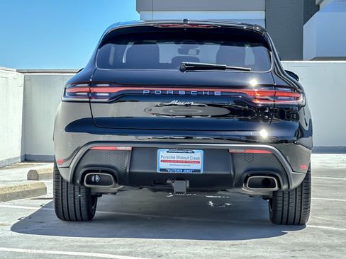 Certified 2026 Porsche Macan AWD/4WD image 7