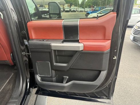 Used 2018 Ford F150 Platinum w/ Equipment Group 701A Luxury AWD/4WD image 35