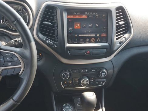 Used 2016 Jeep Cherokee Latitude w/ Comfort & Convenience Group AWD/4WD image 15