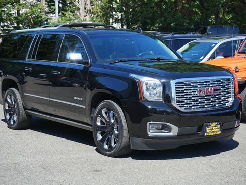 Used 2019 GMC Yukon XL Denali w/ Denali Ultimate Package AWD/4WD image 7