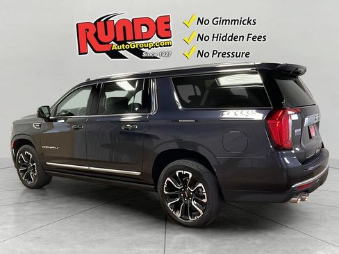 Used 2023 GMC Yukon XL Denali w/ Advanced Technology Package AWD/4WD image 4