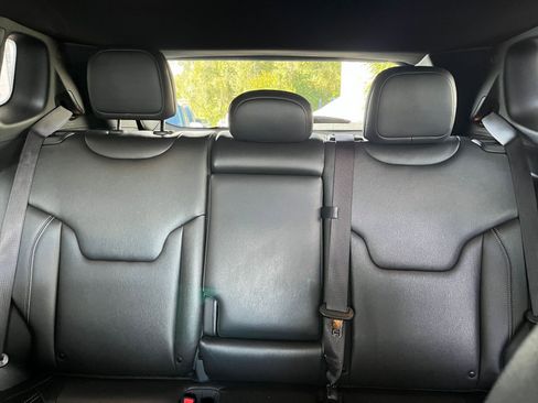 Used 2025 Jeep Compass Limited image 48