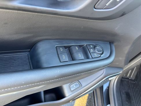 Used 2025 Buick Enclave Preferred w/ LPO, All-Weather Package image 36