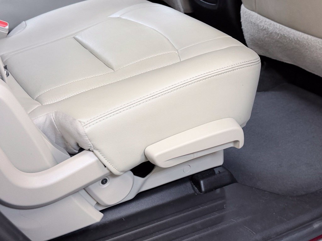 Used 2020 Buick Enclave Essence w/ Sound and Sites Package FWD image 37