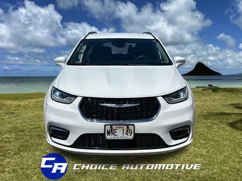 Used 2022 Chrysler Pacifica Touring-L FWD image 11