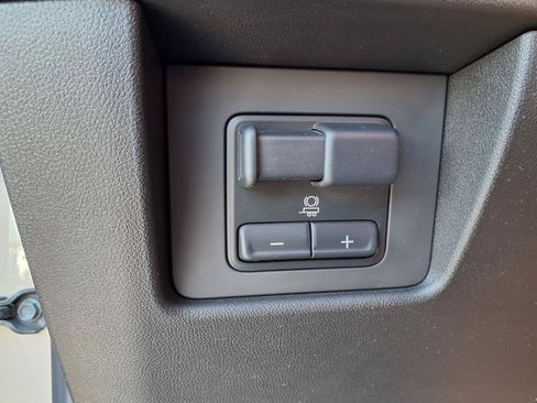 Used 2024 Chevrolet Colorado Trail Boss w/ Technology Package AWD/4WD image 18