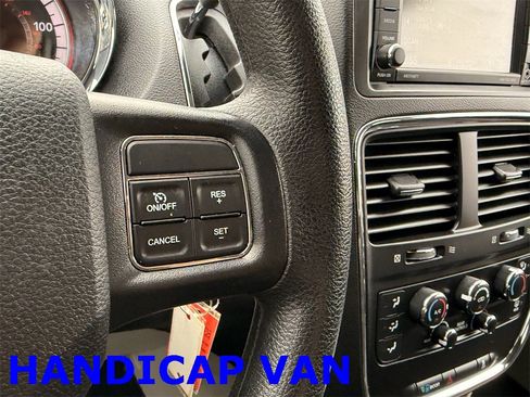 Used 2019 Dodge Grand Caravan SE image 21
