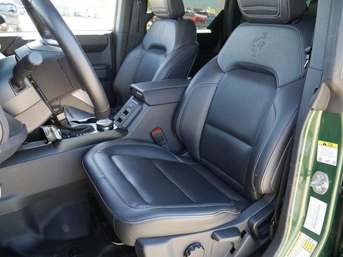 Used 2025 Ford Bronco Badlands AWD/4WD image 14