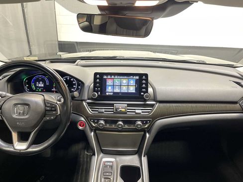 Used 2022 Honda Accord Touring image 10