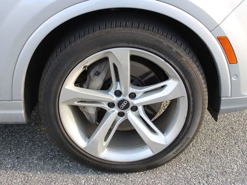 Used 2019 Audi Q7 3.0T Prestige image 34