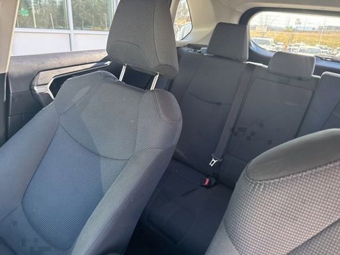 Used 2020 Toyota RAV4 LE image 6