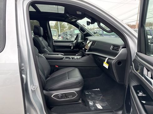 New 2026 Jeep Grand Wagoneer Limited w/ Premium Group II image 33