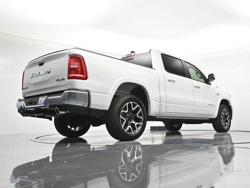 New 2026 RAM 1500 Laramie AWD/4WD image 41