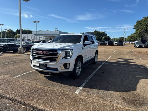 Used 2024 GMC Yukon SLT w/ SLT Luxury Package AWD/4WD image 1