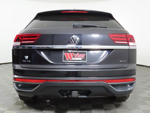 Used 2023 Volkswagen Atlas Cross Sport SE AWD/4WD image 39