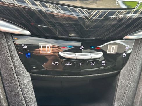 Certified 2024 Cadillac XT6 Premium Luxury FWD image 19