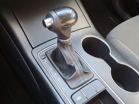 Used 2016 Kia Sorento LX image 12