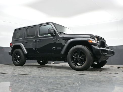 Used 2023 Jeep Wrangler Unlimited Sport AWD/4WD image 44
