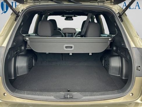 Used 2025 Subaru Forester Premium AWD/4WD image 9