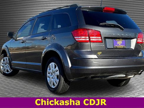 Used 2020 Dodge Journey SE image 4