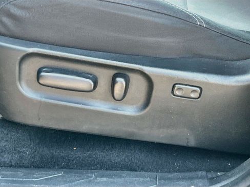Used 2022 Toyota Tacoma TRD Off-Road RWD image 19