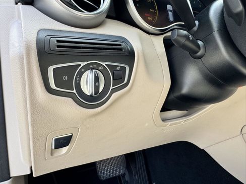 Used 2022 Mercedes-Benz GLC 300 image 7