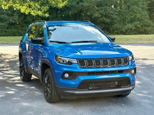 Used 2026 Jeep Compass Latitude AWD/4WD image 11