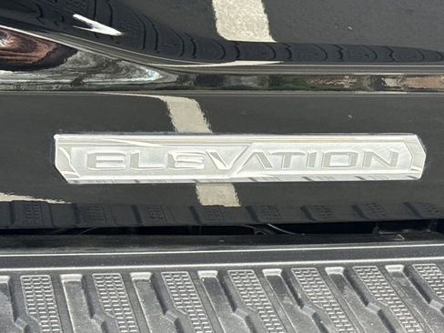 Used 2025 GMC Sierra 1500 Elevation image 13