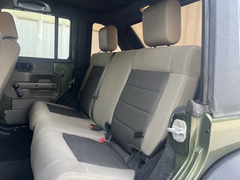 Used 2009 Jeep Wrangler Unlimited X image 14