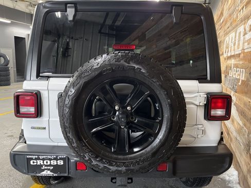 Used 2021 Jeep Wrangler Unlimited Sahara w/ Dual Top Group image 23