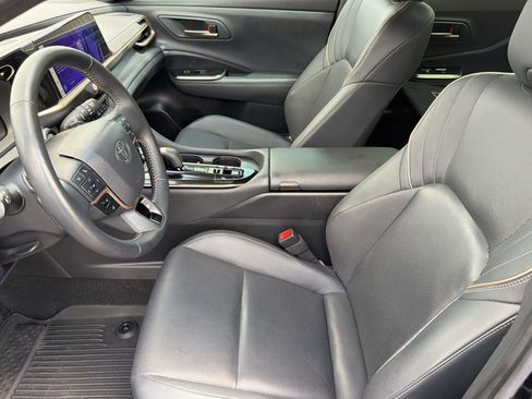 Certified 2025 Toyota Crown Signia AWD/4WD image 5
