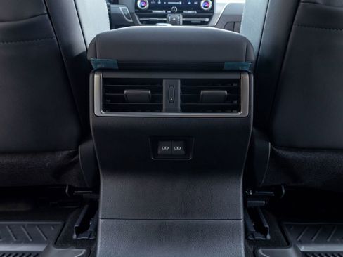 Used 2025 Lexus GX 550 AWD/4WD image 32