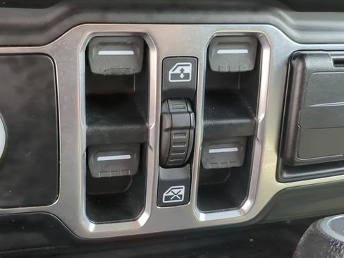Used 2020 Jeep Wrangler Unlimited Sport S AWD/4WD image 17