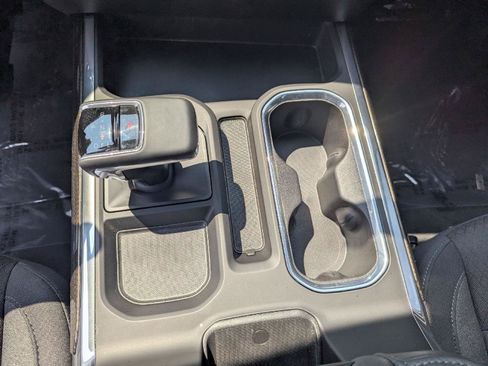 Used 2025 Chevrolet Silverado 1500 RST AWD/4WD image 16