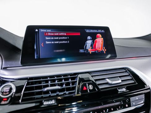 Used 2018 BMW M550i xDrive image 18