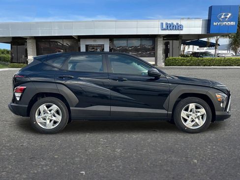 New 2026 Hyundai Kona SE image 8