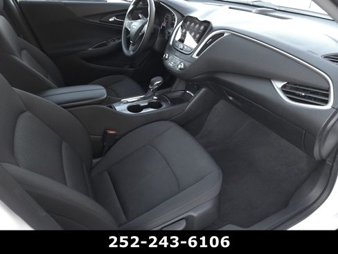 Used 2023 Chevrolet Malibu LT image 34