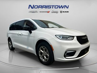 Certified 2024 Chrysler Pacifica Limited