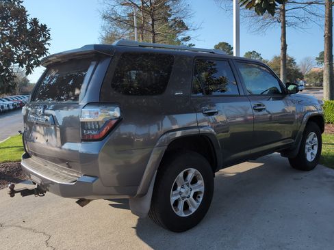 Used 2015 Toyota 4Runner SR5 image 10