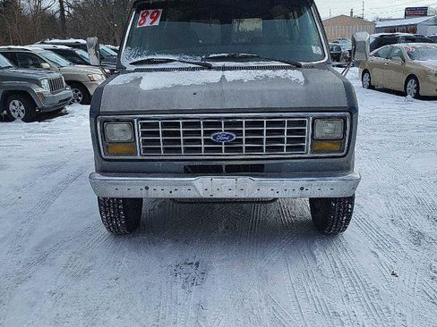 Used 1989 Ford E-250 and Econoline 250 Club Wagon image 4