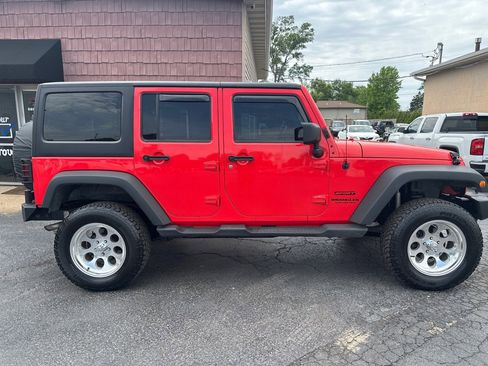 Used 2013 Jeep Wrangler Unlimited Sport AWD/4WD image 7