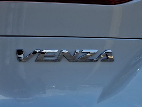 Used 2023 Toyota Venza Limited AWD/4WD image 33