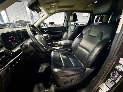 Used 2025 Kia Telluride S image 22