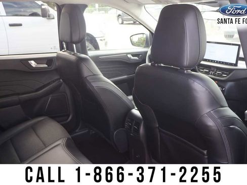 New 2025 Ford Escape SE FWD image 21