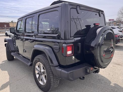 Used 2022 Jeep Wrangler Unlimited Sahara w/ Cold Weather Group image 3