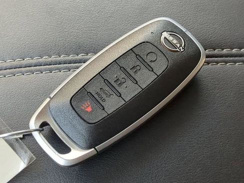 Certified 2024 Nissan Pathfinder Platinum image 30