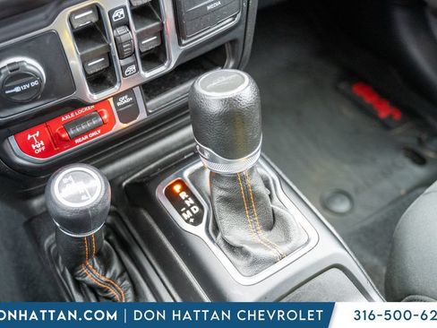 Used 2021 Jeep Gladiator Mojave w/ Cold Weather Group AWD/4WD image 17