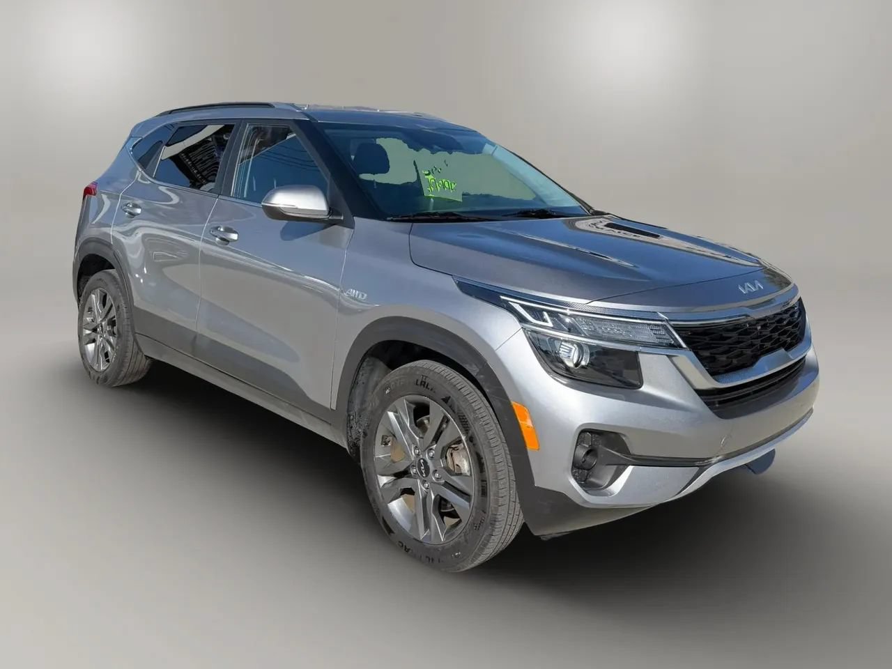 Used 2023 Kia Seltos S w/ Navigation Package AWD/4WD image 3