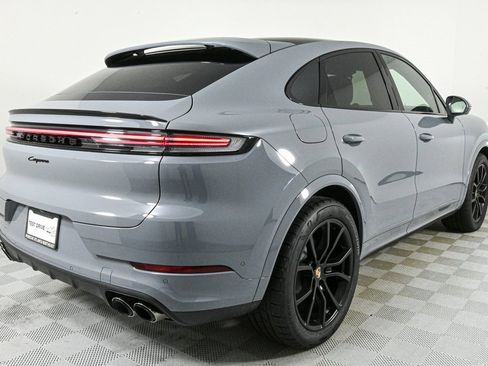 New 2025 Porsche Cayenne Coupe image 29
